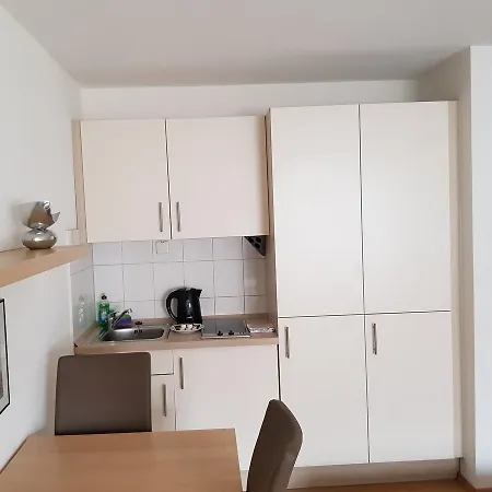 Jahnstrasse Apartment Dusseldorf