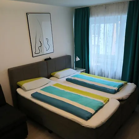 Jahnstrasse, Friedrichstadt *