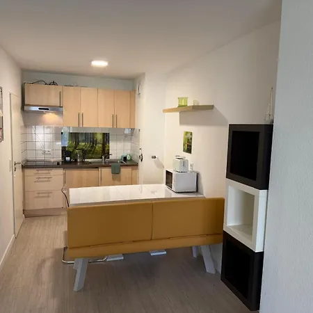 ياهنشتراسيه *