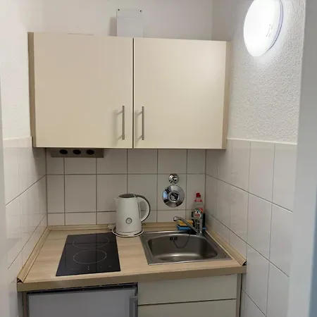 Jahnstrasse, Friedrichstadt