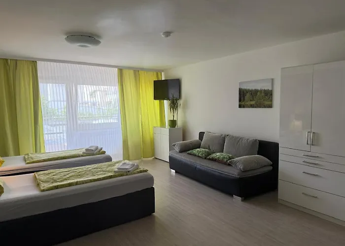 Jahnstrasse, Friedrichstadt